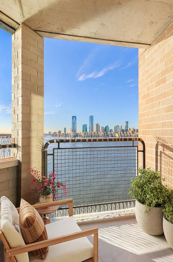 377 Rector Place 11-A Battery Park City New York NY 10280