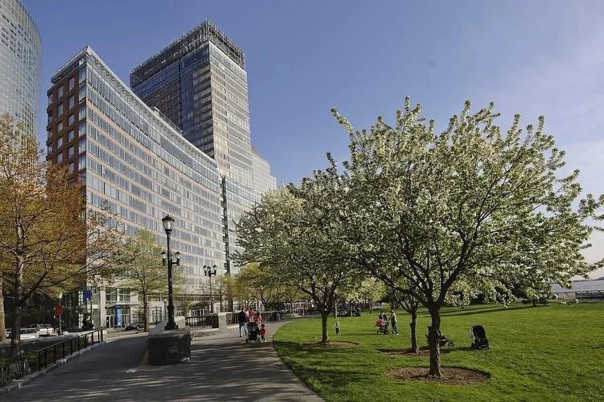 2 River Terrace 3-E Battery Park City New York NY 10282