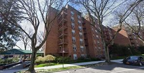 42-30 Douglaston Parkway 3-L Douglaston Queens NY 11363