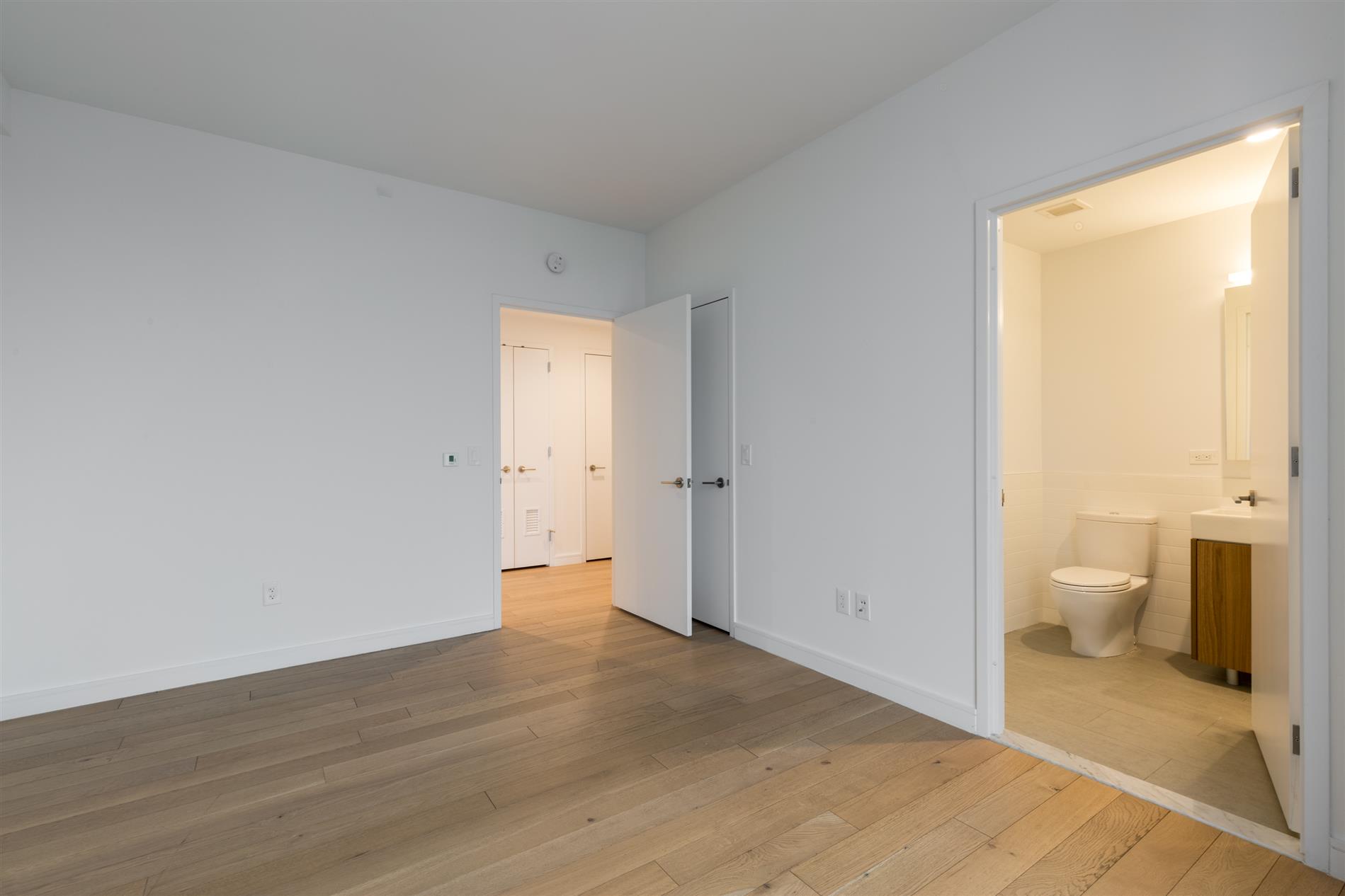 Long Island City No Fee